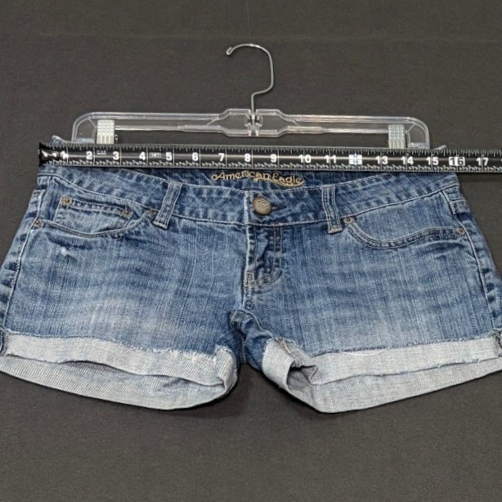 American Eagle Denim Cuffed Shorts Medium Wash Low Rise Size 6 - Picture 5 of 7